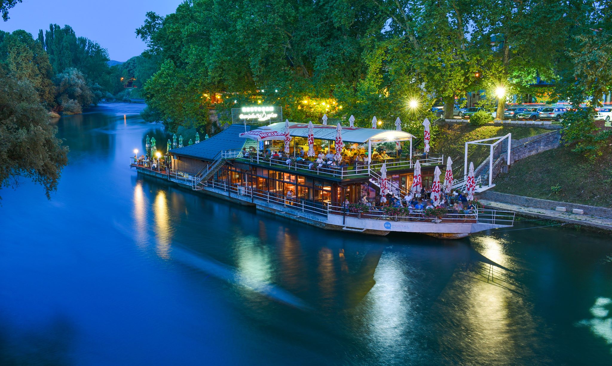 Banjalučki splav » Turistički informativni centar » Banja Luka