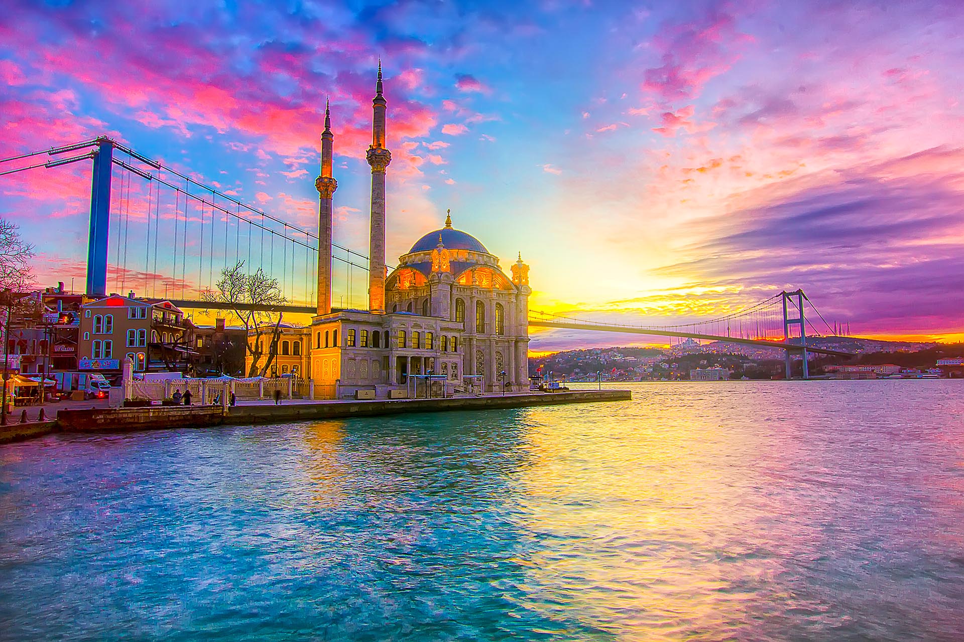 visit istanbul in august